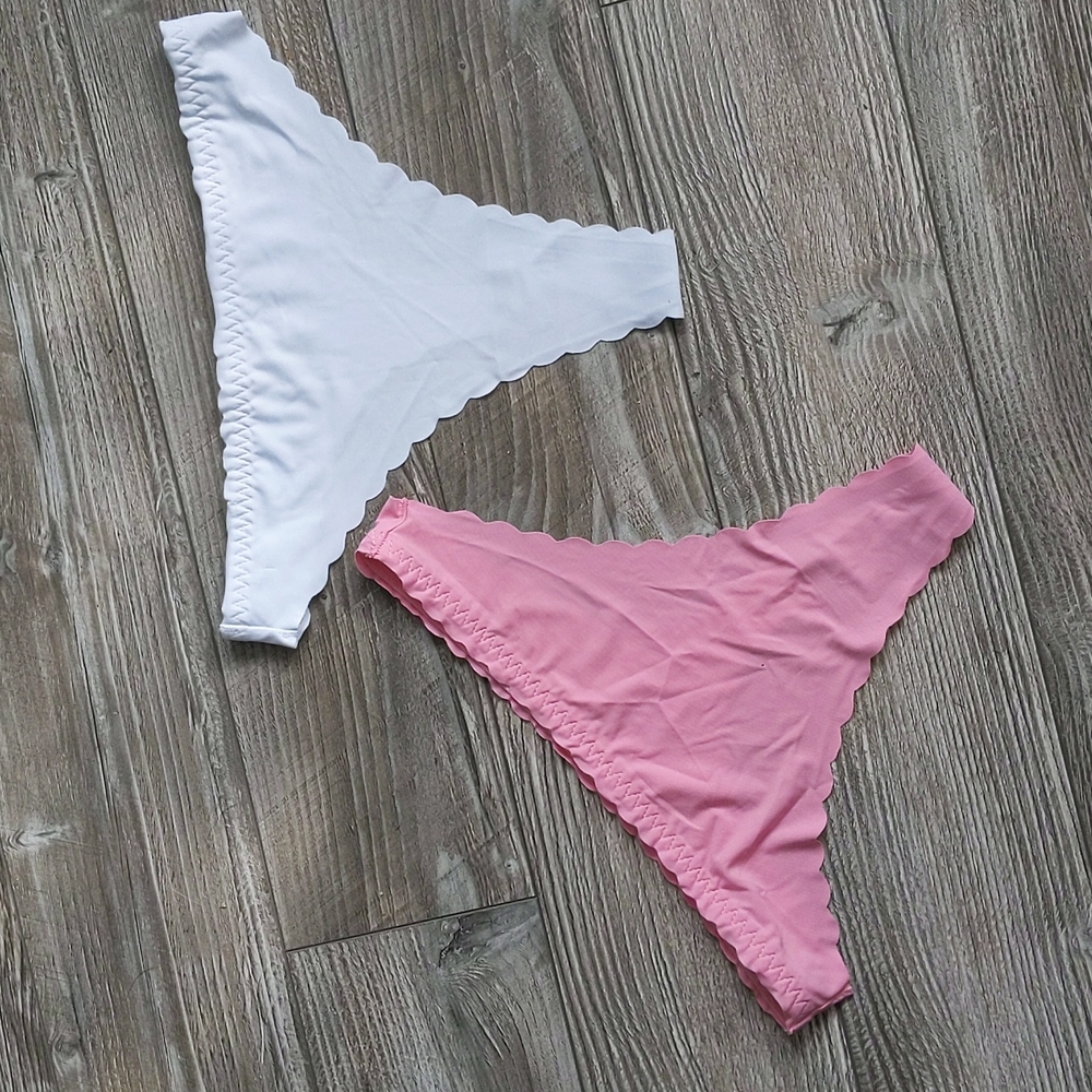 5/$25 NWOT Seamless Thongs S